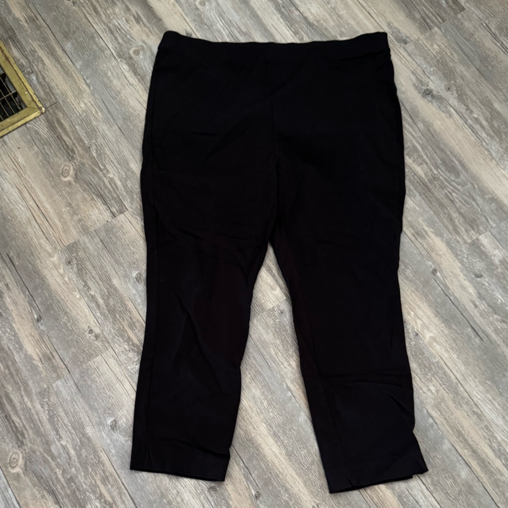 Excellent condition. Great for work or casual wear